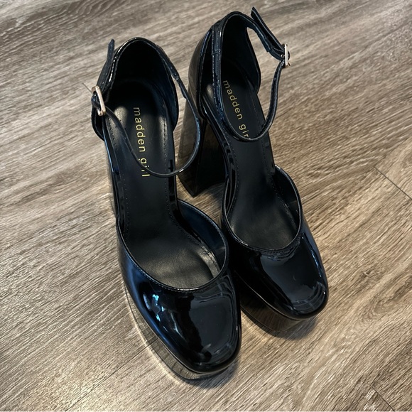Madden Girl Womens Dion Black Block Heel Platform Heels 7 BHFO 5164 - Picture 3 of 8